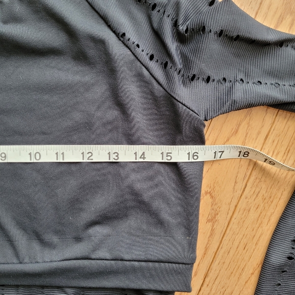 Fabletics Shelby Black Crop Top Eyelet Mesh Layer Long Sleeve Shirt - Picture 5 of 9